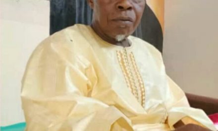 APRES 46 ANS KHALIFE DE MBALENE, SERIGNE MOR KANE VIENT DE TIRER SA REVERENCE.