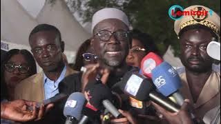 Dame SALL présente au ministre de la Micro Finance,Alioune NDIONE « le Sénégal »en stand.