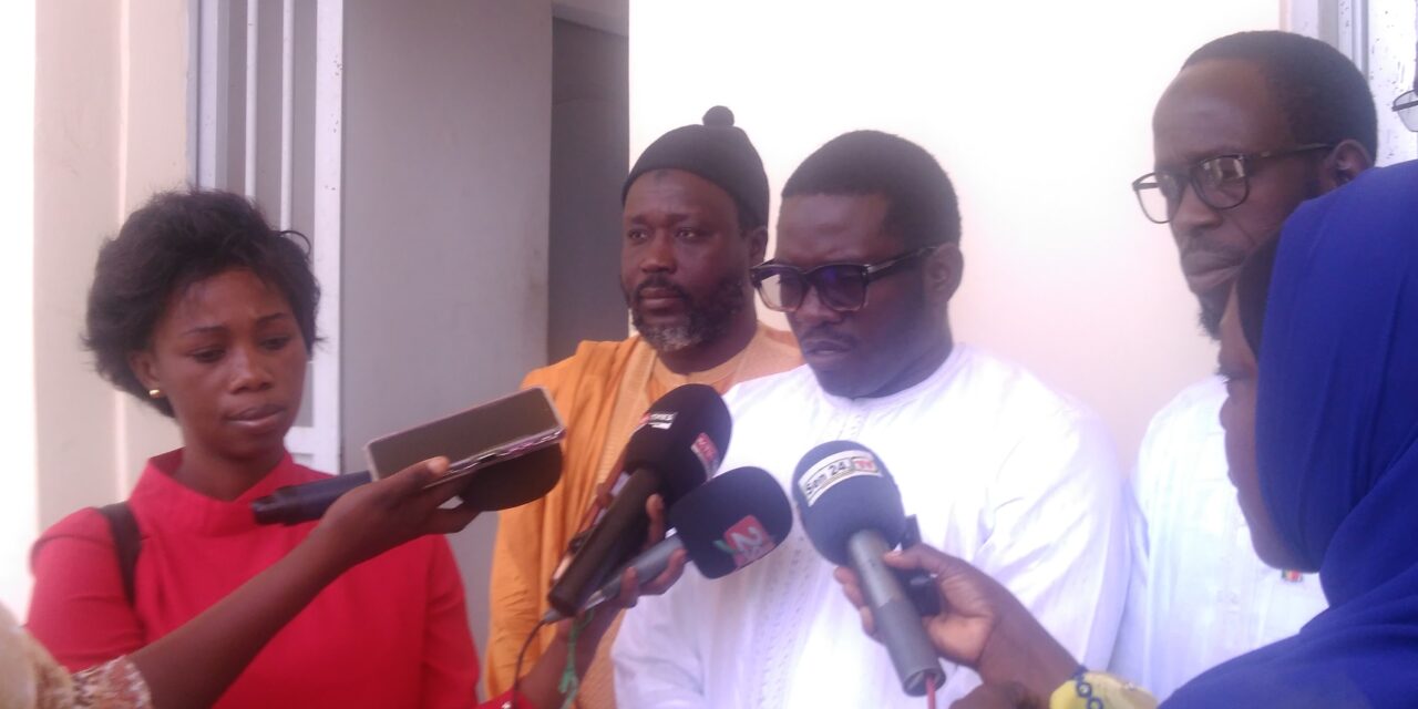 3.500.000frs Cfa, des livres Coraniques et produits offerts par le Maire Mamadou DIAKHATE aux Daaras de Thiès