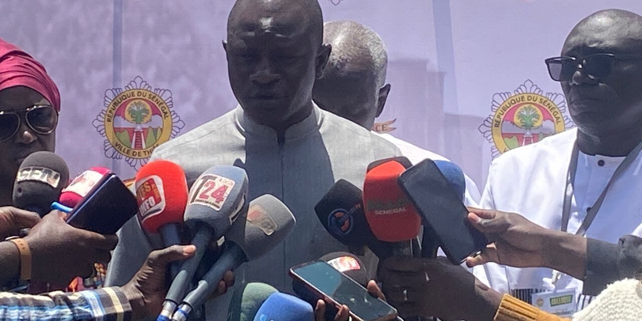 THIES-66é ANNIVERSAIRE DE L&rsquo;INDEPENDANCE DU SENEGAL. »Le Maire Babacar DIOP et le Professeur Ibrahima THIOUB sur le même tempo »