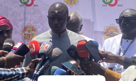 THIES-66é ANNIVERSAIRE DE L&rsquo;INDEPENDANCE DU SENEGAL. »Le Maire Babacar DIOP et le Professeur Ibrahima THIOUB sur le même tempo »