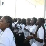 www.lemiroir1.net: Les Vraies Nouvelles dans le Web/Deugue Rêke  (Par Frédéric DIALLO & Ousmane DIALLO) POPONGUINE 2026-138é EDITION-L&rsquo;AMBIANCE A LA GRANDE MESSE. Ambiance à la grande messe – Poponguine 2026, 138ᵉ édition La messe solennelle du lundi 25 mai 2026 a clôturé le pèlerinage marial, et l’ambiance était à la fois recueillie et combative. Les chorales venues de tout le Sénégal ont alterné wolof, sérère, diola, français. Beaucoup de mouchoirs blancs agités au Magnificat.